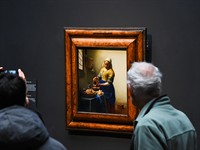 Bert e Boer Shutterstock_Milkmaid by Johannes Vermeer_Jans Vermērs Piena nesēja.jpg