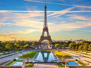 shutterstock_2654235679_Eiffel Tower_Eifeļa tornis.jpg