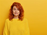 shutterstock_1542612191_red haired woman_sieviete ar rudiem matiem.jpg