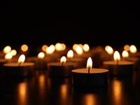 Shutterstock_2434255555_candles_sveces.jpg