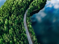 shutterstock_2261844083_coastline road_ceļš pie krasta līnijas.jpg