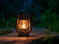 Shutterstock_2314783495_oil lamp_eļļas lampa.jpg