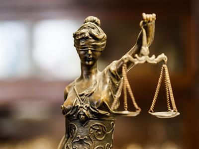 Shutterstock_380912410_lady justice_temīdas svari.jpg