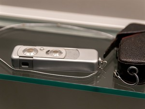 Shutterstock_2342502177_vef minox camera_vef minox kamera.jpg