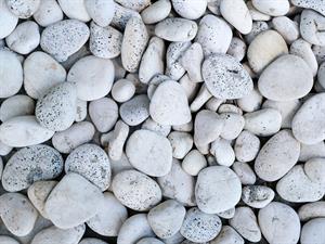 shutterstock_2457518267_stones_akmeņi.jpg