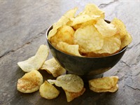 Shutterstock_1148779010_crisps_čipsi.jpg