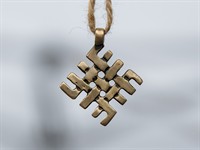 shutterstock_1537279631_latvian sign pendant_latviešu zīmes piekariņš.jpg