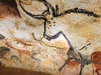 MisterStock Shutterstock_Lascaux Cave_aizvēsturiskie alu sienu zīmējumi.jpg