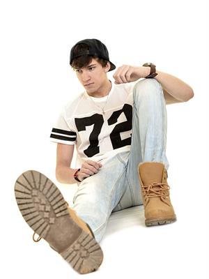 Shutterstock_247987936_teenager_pusaudzis.jpg