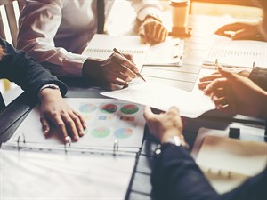 shutterstock_590291639_business meeting_darba sapulce.jpg