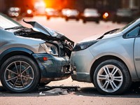 shutterstock_2557451235_car accident_automašīnu avārija.jpg
