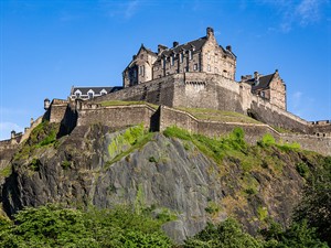 shutterstock_2158527281_Edinburgh Castle_Edinburgas pils.jpg