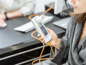 shutterstock_1847532802_spirometer_spirometrs.jpg