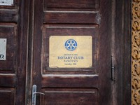 BalkansCat Shutterstock_Rotary club_Humanitārā palīdzība.jpg