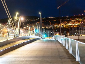 Artem Stepanov Shutterstock_Illuminated bridge in Spain_apgaismots tilts Spānijā.jpg