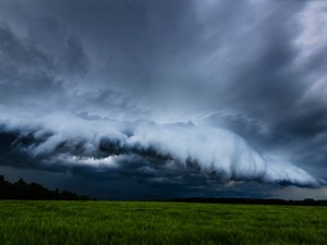 shutterstock_2471294199_Storm clouds_negaisa mākoņi.jpg