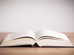 Shutterstock_219977896_book_grāmata (2).jpg