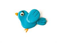 shutterstock_1919302436_plasticine bird_plastilīna putns.jpg