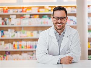 Shutterstock_1431588173_pharmacist_farmaceits.jpg