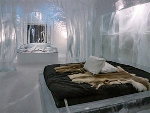 Nowaczyk Shutterstock_ice hotel in Sweeden_ledus viesnīca Zviedrijā.jpg