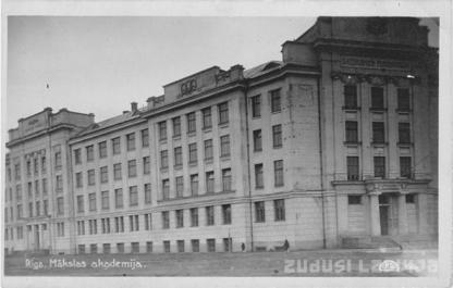 māklsas akadēmija dzelzceļa virsvaldes ēkā.jpg