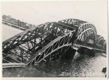 001 dzelzs tilts 2.jpg