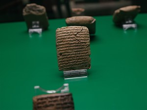 Mohammed_Al_Ali Shutterstock_cuneiform letter_ķīļraksta vēstule.jpg