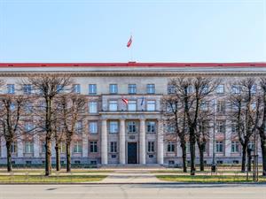 shutterstock_1690403674 Ministru Kabineta ēka.jpg