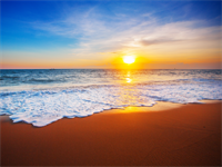 viļņi pret krastu.png