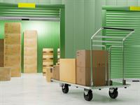 shutterstock_2363977229_boxes storage_noliktava ar kastēm.jpg