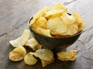 Shutterstock_1148779010_crisps_čipsi.jpg
