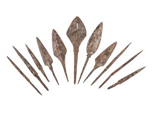 shutterstock_310113002_ancient bolt tips_senie bultu uzgaļi.jpg