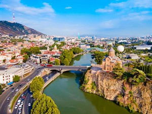 shutterstock_2226255819_Tbilisi old town_Tbilisi vecpilsēta.jpg