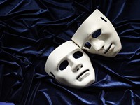 shutterstock_2470525969_white masks_baltas maskas.jpg