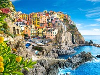 shutterstock_2737895701_Manarola Village in Italy_Manarola Itālijā.jpg