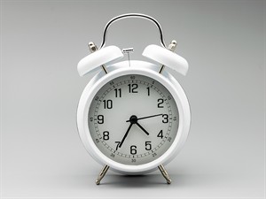 shutterstock_1266125770_alarm clock_modinātājs.jpg