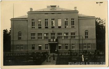111pumpuru vidusskola vecā bilde 1934.g..jpg
