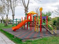 Shutterstock_1697720770_playground_rotaļu laukums.jpg