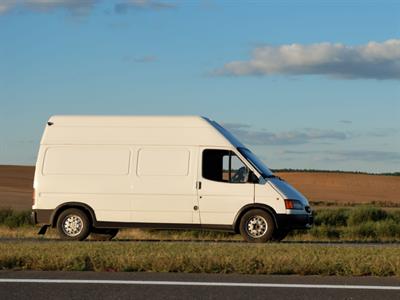 Shutterstock_35901625_van_autofurgons.jpg