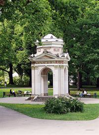 62 lv.wikipedia.orgwikiKronvalda_parks.JPG