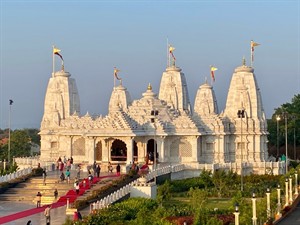 Cikver Shutterstock_Hindu temple_Goa_India_Hinduistu templis.jpg