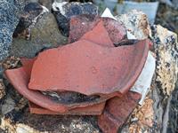 shutterstock_2508800841_broken clay pot_saplīsis māla pods.jpg