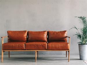 Shutterstock_1857723787_leather sofa_ādas dīvāns.jpg