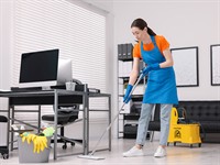 shutterstock_2468731741_Cleaning service worker_Apkopēja.jpg