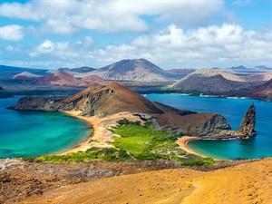 shutterstock_265791809_Bartolome Island in the Galapagos Islands_Bartolomē sala Galapagu salās.jpg