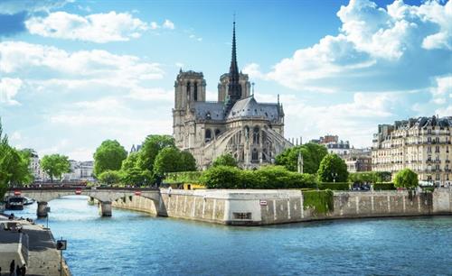 p1439-750x459-notre-dame-de-paris-vue-seine.jpg