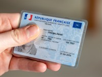 Pixavril Shutterstock_France identity card_Francijas identitātes apliecība.jpg