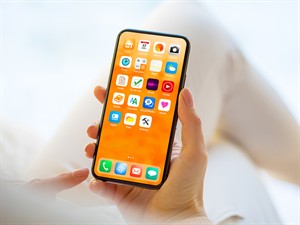 shutterstock_1891097266_smartphone_viedtālrunis.jpg