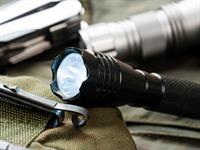 Shutterstock_462820957_flashlight_lukturis.jpg