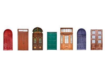 Shutterstock_2308433245_Set of different doors_Dažādu durvju komplekts.jpg